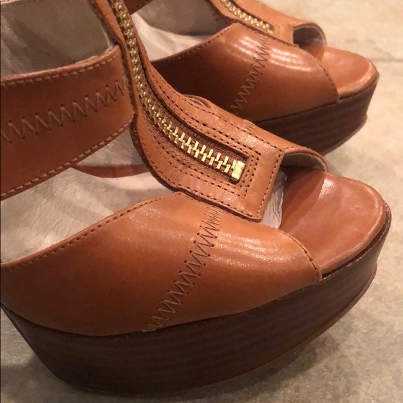 MICHAEL Michael Kors Gold/Brown Peep Toe Platform - Picture 4 of 13